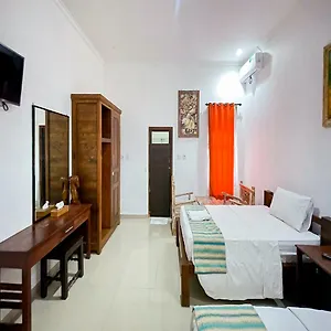 Men Bebas Near Mitra Reddoorz Guest house Ubud (Bali)